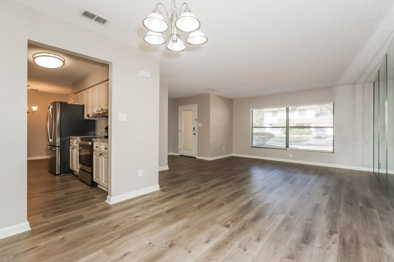 2,075/Mo, 813 Regal Palm Ct Brandon, FL 33510 Dining Room View 2