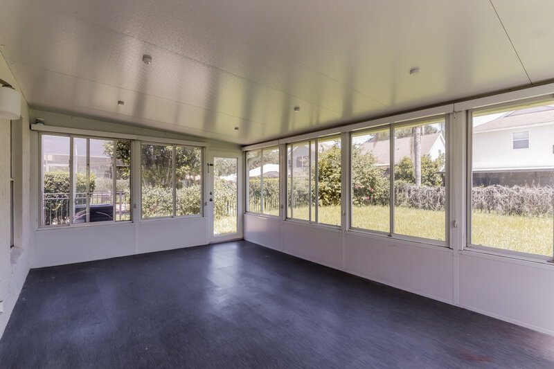 2,165/Mo, 5862 Wrenwater Dr Lithia, FL 33547 Sun Room View
