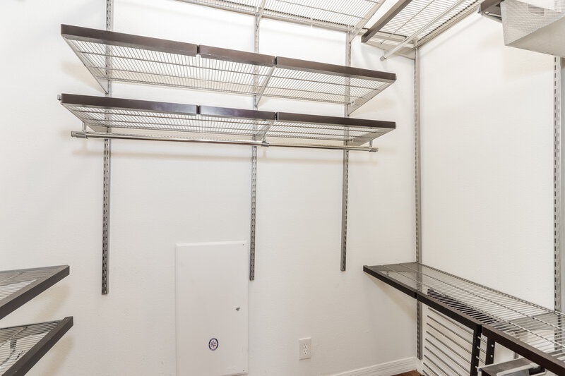 2,165/Mo, 5862 Wrenwater Dr Lithia, FL 33547 Walk In Closet View