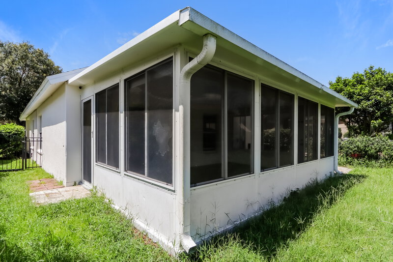 2,165/Mo, 5862 Wrenwater Dr Lithia, FL 33547 Rear View