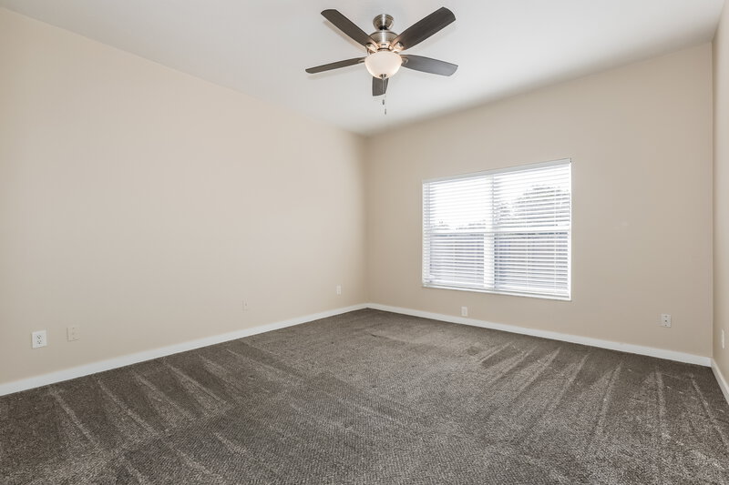 2,115/Mo, 516 Magnolia Pointe Ct Seffner, FL 33584 Main Bedroom View