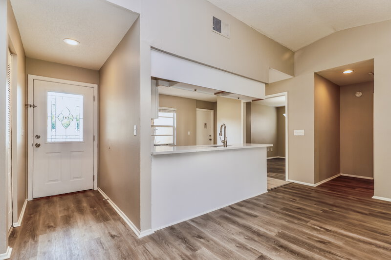2,415/Mo, 4910 Hi Vista Cir Tampa, FL 33625 Foyer View
