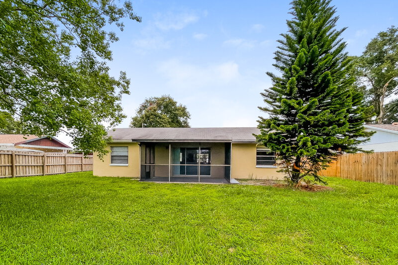 2,415/Mo, 4910 Hi Vista Cir Tampa, FL 33625 Rear View