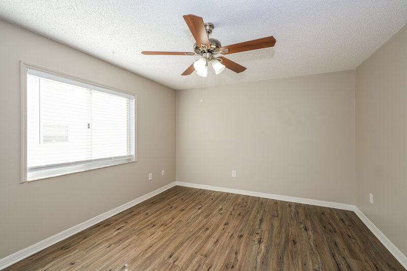 1,990/Mo, 30927 Midtown Ct Wesley Chapel, FL 33545 Main Bedroom View