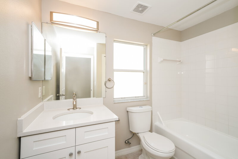 1,990/Mo, 30927 Midtown Ct Wesley Chapel, FL 33545 Bathroom View