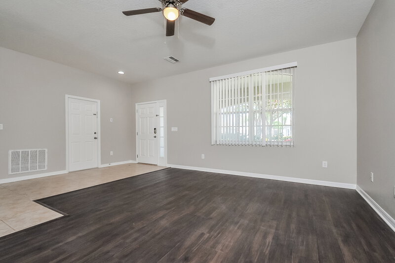 2,170/Mo, 912 15th St NE Ruskin, FL 33570 Living Room View