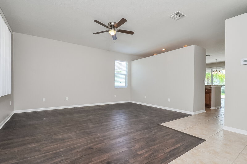 2,170/Mo, 912 15th St NE Ruskin, FL 33570 Living Room View 2