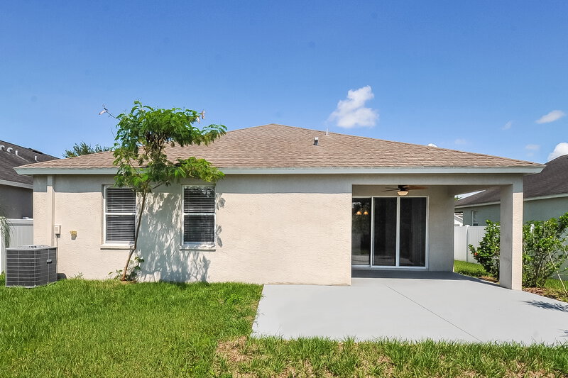 2,170/Mo, 912 15th St NE Ruskin, FL 33570 Rear View