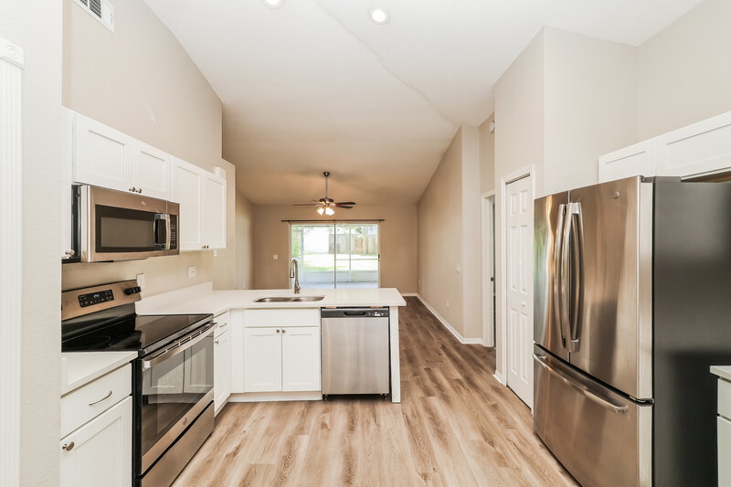 2,220/Mo, 416 Sangria Dr Valrico, FL 33594 Kitchen View