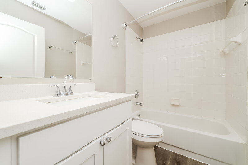 2,220/Mo, 416 Sangria Dr Valrico, FL 33594 Bathroom View