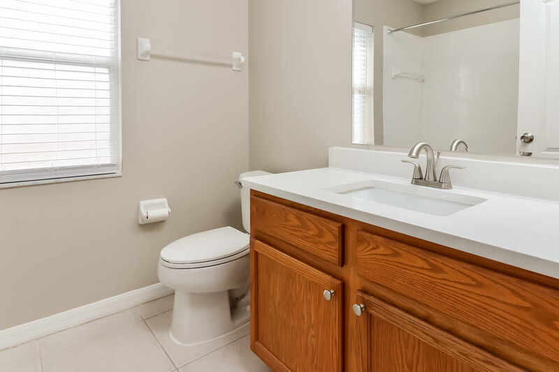 1,955/Mo, 7801 Merchantville Cir Zephyrhills, FL 33540 Bathroom View