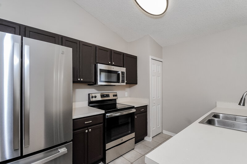 2,230/Mo, 30250 Rattana Ct Wesley Chapel, FL 33545 Kitchen View