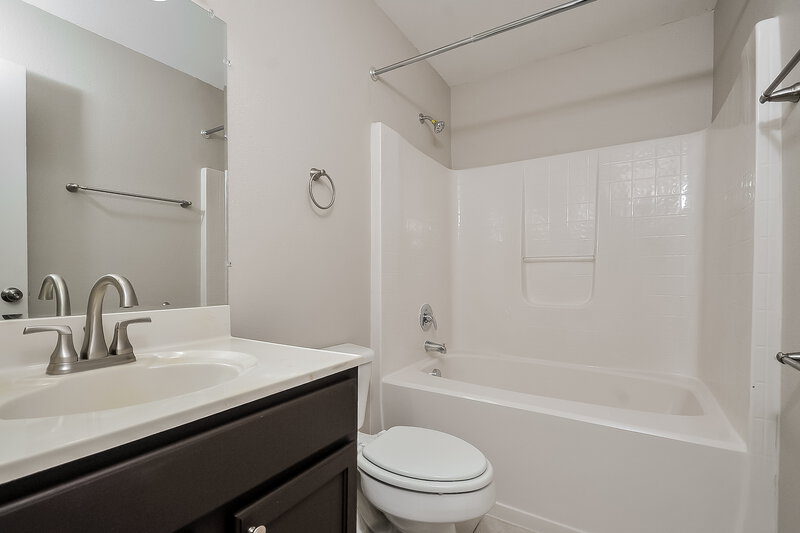 2,230/Mo, 30250 Rattana Ct Wesley Chapel, FL 33545 Main Bathroom View