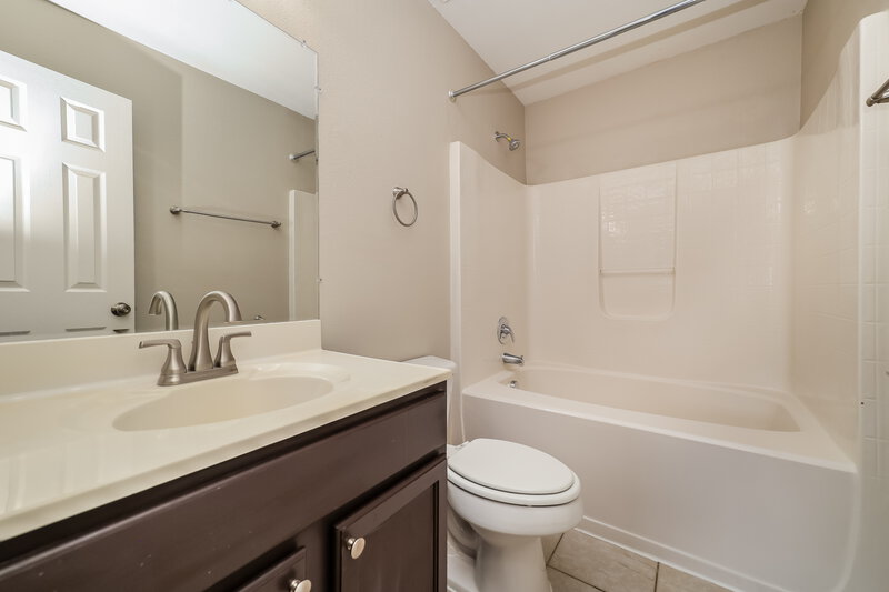 2,080/Mo, 30250 Rattana Ct Wesley Chapel, FL 33545 Main Bathroom View