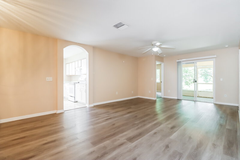 1,955/Mo, 12118 Feldwood Creek Ln Riverview, FL 33579 Living Room View 2