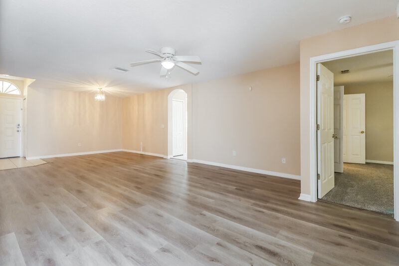 1,955/Mo, 12118 Feldwood Creek Ln Riverview, FL 33579 Living Room View 3