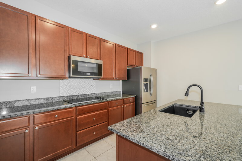 2,330/Mo, 7729 Sunshine Bridge Ave Gibsonton, FL 33534 Kitchen View