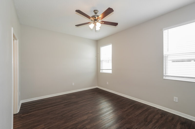 2,330/Mo, 7729 Sunshine Bridge Ave Gibsonton, FL 33534 Main Bedroom View