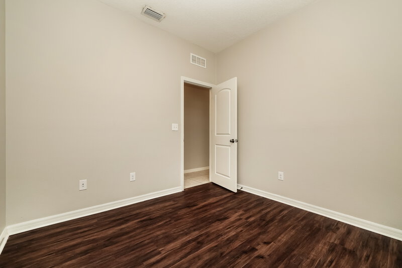 2,165/Mo, 7729 Sunshine Bridge Ave Gibsonton, FL 33534 Bedroom View 2