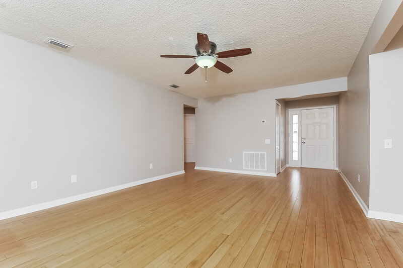 2,090/Mo, 12420 Dawn Vista Dr Riverview, FL 33578 Living Room View