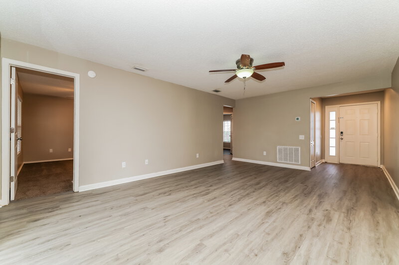 2,005/Mo, 12420 Dawn Vista Dr Riverview, FL 33578 Living Room View 2