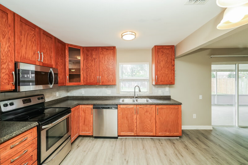 2,005/Mo, 12420 Dawn Vista Dr Riverview, FL 33578 Kitchen View