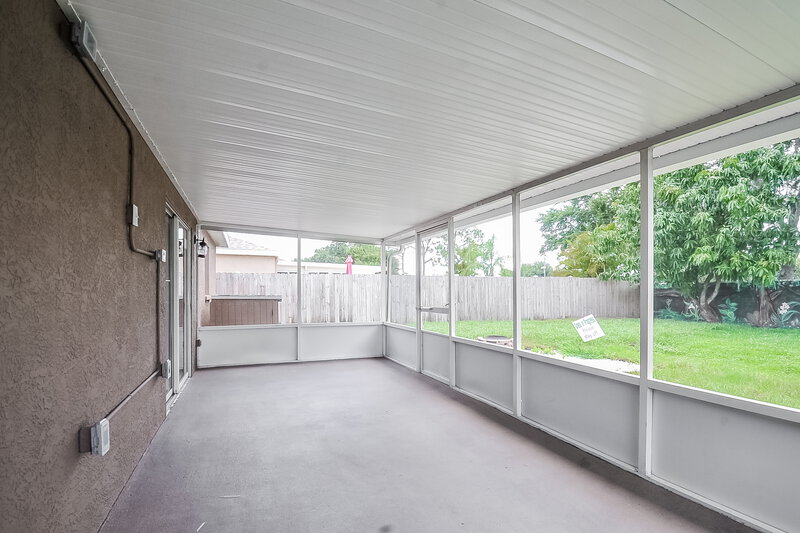 2,090/Mo, 12420 Dawn Vista Dr Riverview, FL 33578 Sunroom View