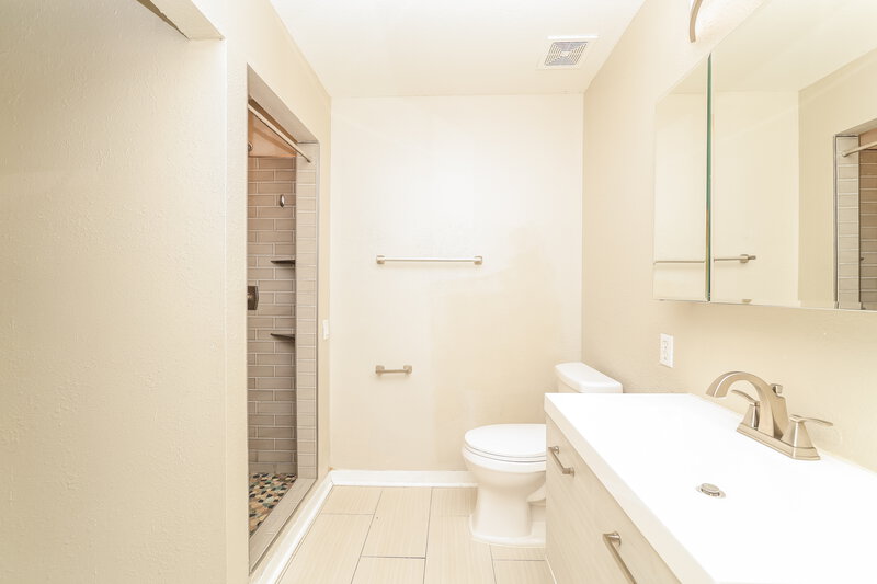 2,005/Mo, 12420 Dawn Vista Dr Riverview, FL 33578 Bathroom View