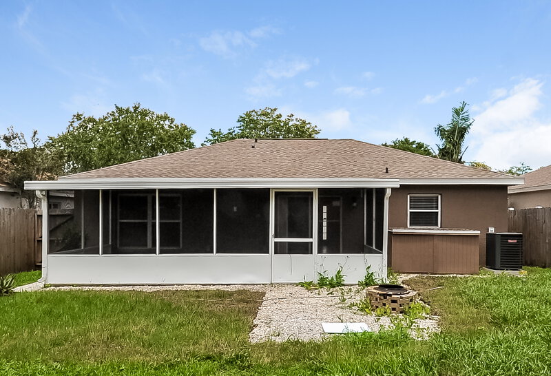 2,090/Mo, 12420 Dawn Vista Dr Riverview, FL 33578 Rear View