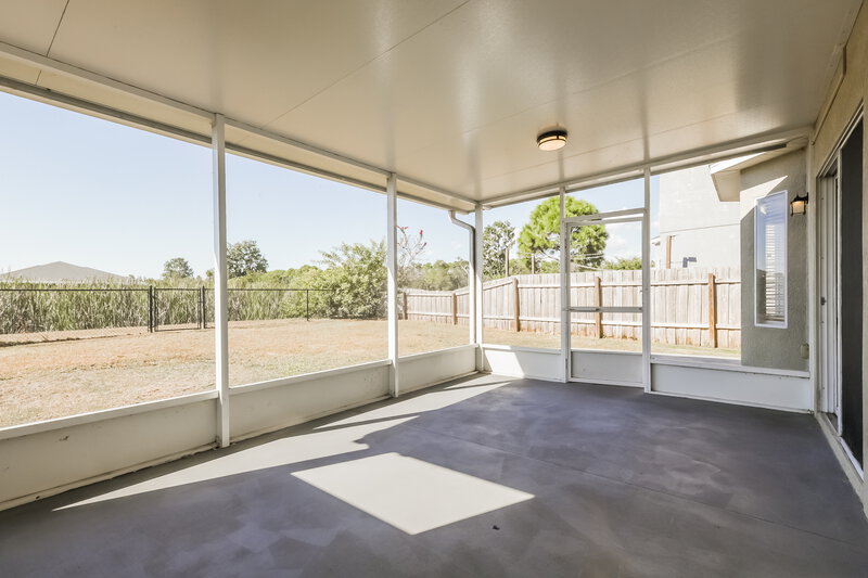 2,165/Mo, 12527 Evington Point Dr Riverview, FL 33579 Sun Room View