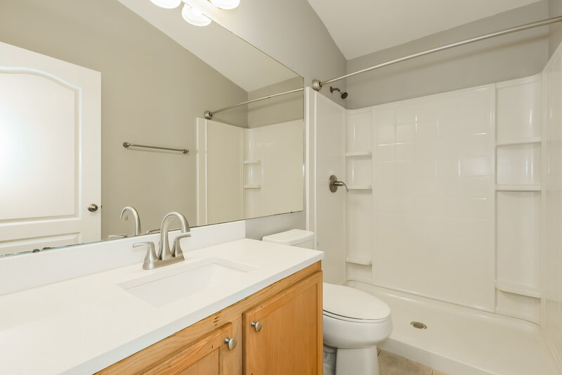 2,165/Mo, 12527 Evington Point Dr Riverview, FL 33579 Bathroom View