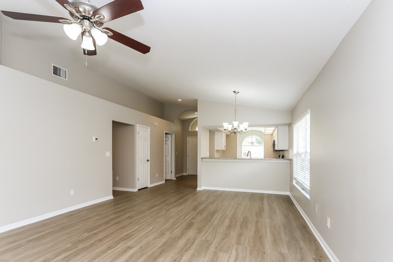 2,545/Mo, 2013 Thornbush Pl Brandon, FL 33511 Living Room View