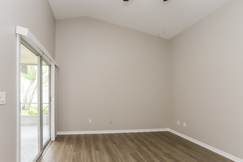 2,545/Mo, 2013 Thornbush Pl Brandon, FL 33511 Main Bedroom View 2