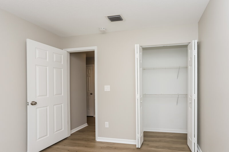 2,545/Mo, 2013 Thornbush Pl Brandon, FL 33511 Bedroom View 2