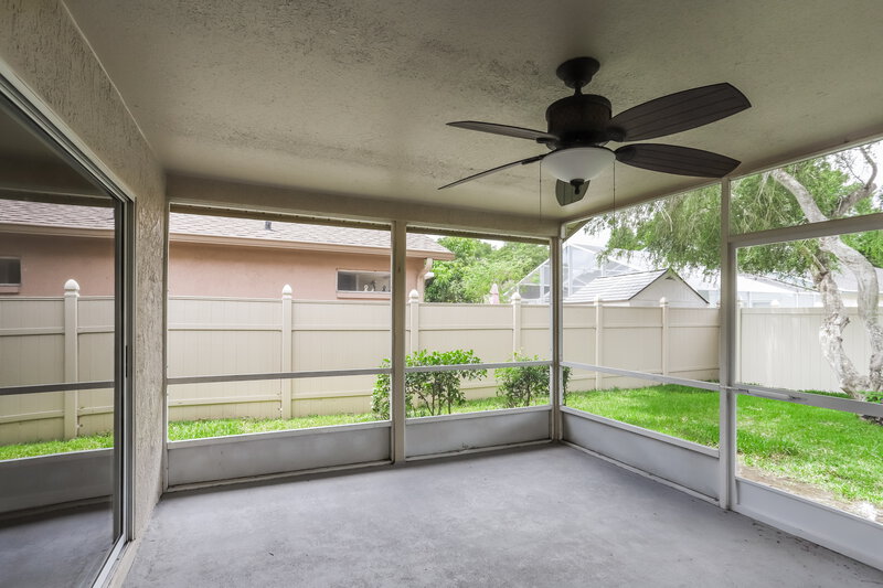 2,545/Mo, 2013 Thornbush Pl Brandon, FL 33511 Screen Porch View