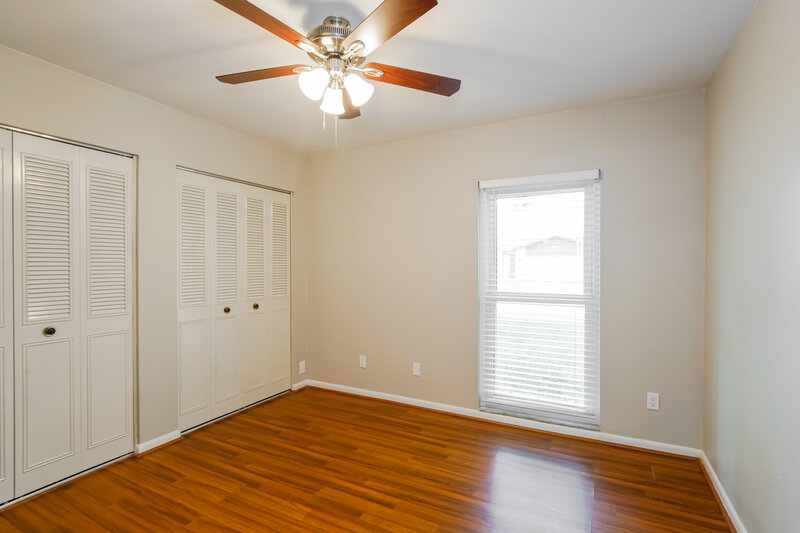 2,370/Mo, 814 Settlers Rd Tampa, FL 33613 Main Bedroom View 2