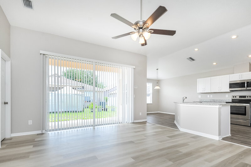 2,610/Mo, 1221 Barclay Wood Dr Ruskin, FL 33570 Living Room View 2