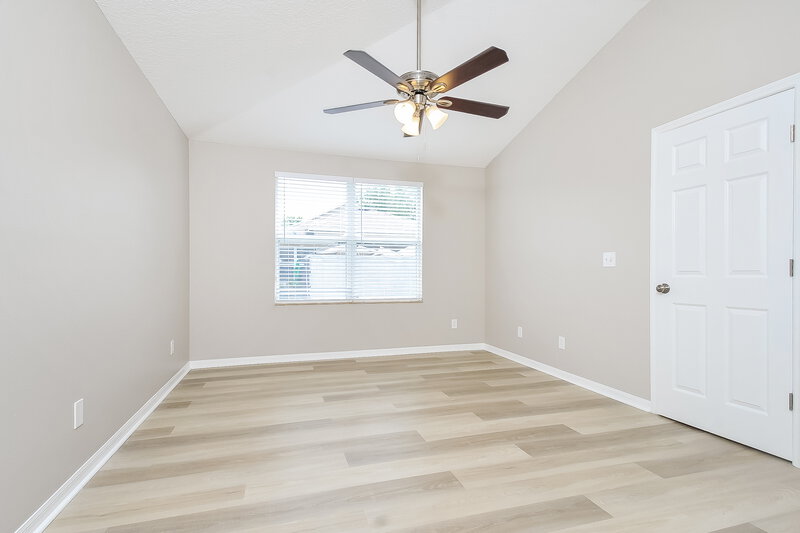 2,610/Mo, 1221 Barclay Wood Dr Ruskin, FL 33570 Main Bedroom View 2