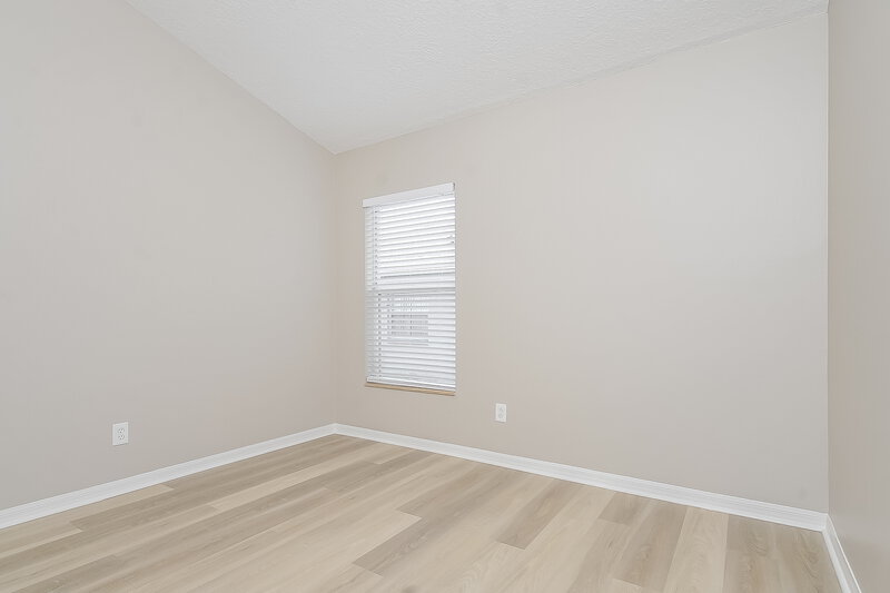 2,610/Mo, 1221 Barclay Wood Dr Ruskin, FL 33570 Bedroom View 2