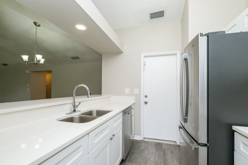 2,645/Mo, 1191 Mineola Cir Palm Harbor, FL 34683 Kitchen View