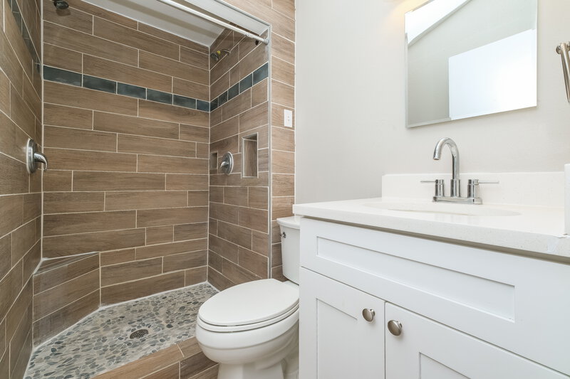 2,645/Mo, 1191 Mineola Cir Palm Harbor, FL 34683 Main Bathroom View