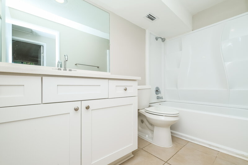 2,645/Mo, 1191 Mineola Cir Palm Harbor, FL 34683 Bathroom View