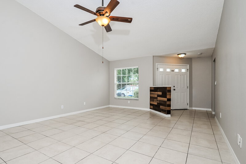 3,220/Mo, 1903 Dartford Ct Valrico, FL 33594 Living Room View 2