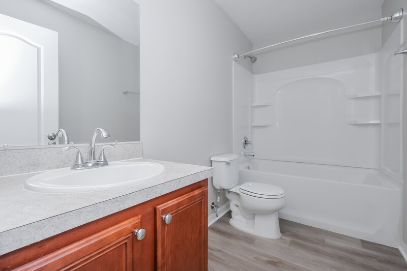 2,425/Mo, 11229 Black Forest Trail Riverview, FL 33569 Bathroom View