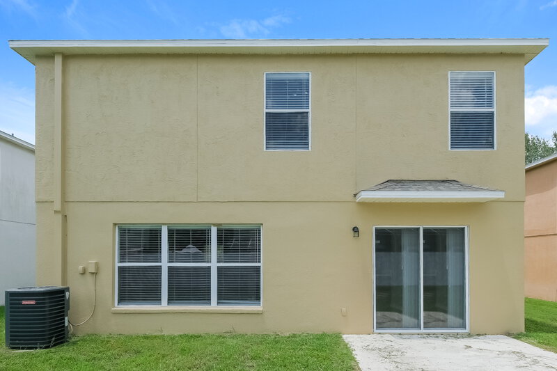 2,425/Mo, 11229 Black Forest Trail Riverview, FL 33569 Rear View