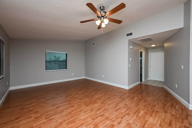 3,120/Mo, 9136 Lometa Ln Port Richey, FL 34668 Living Room View