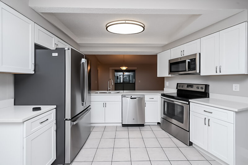 3,120/Mo, 9136 Lometa Ln Port Richey, FL 34668 Kitchen View 2
