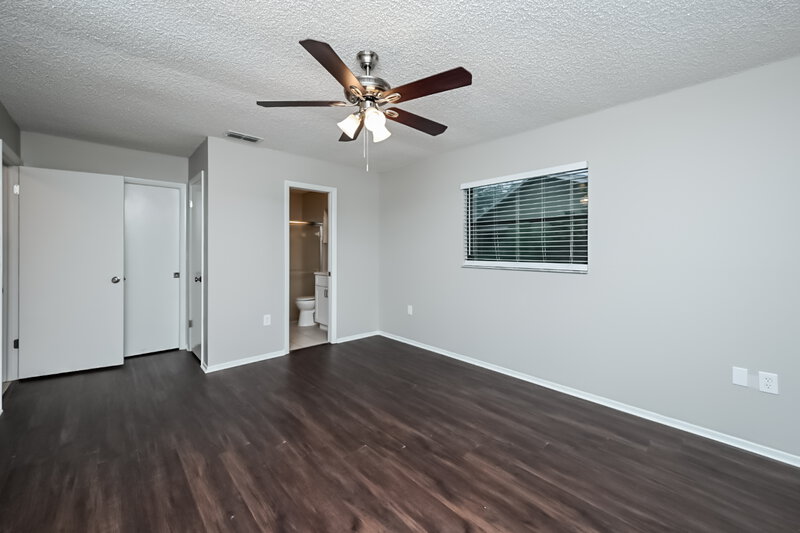 3,120/Mo, 9136 Lometa Ln Port Richey, FL 34668 Main Bedroom View 2