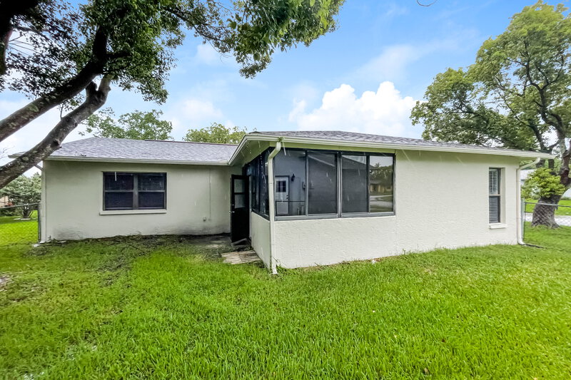 3,120/Mo, 9136 Lometa Ln Port Richey, FL 34668 Rear View