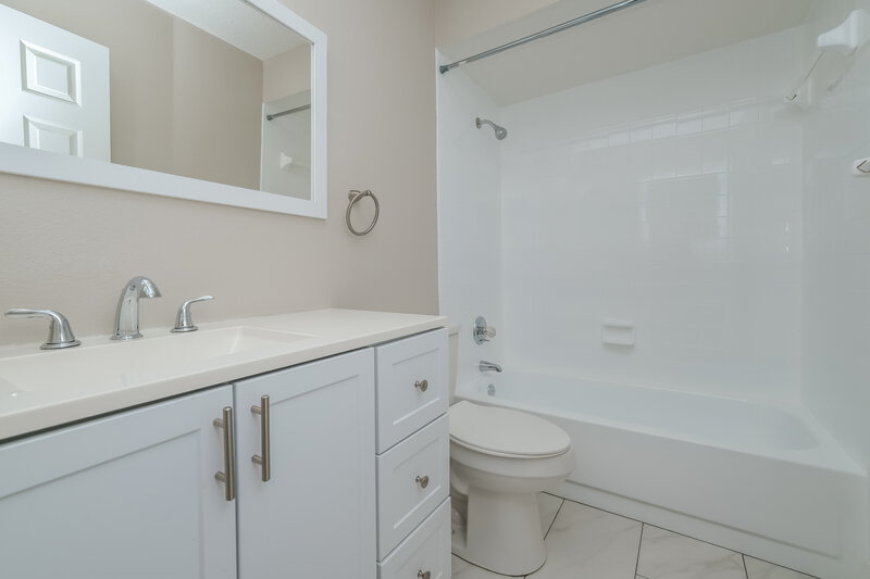 1,960/Mo, 7629 Bramblewood Dr Port Richey, FL 34668 Bathroom View